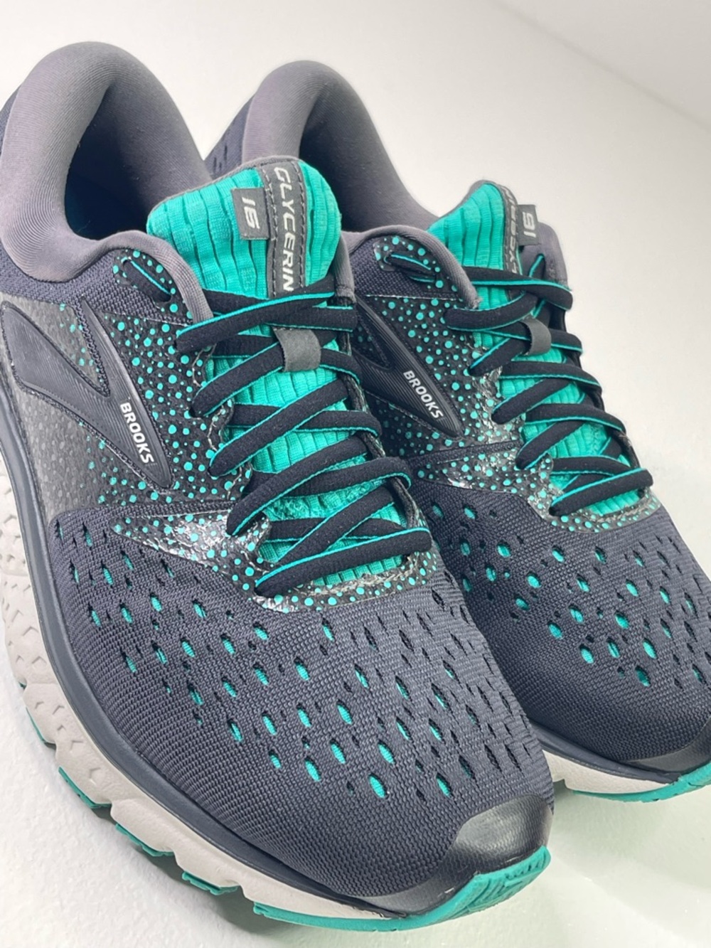 Brooks Glycerin 16 Women's Wide D Black Teal Running Shoes Size 8.5